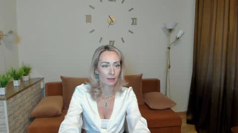 julia__cherry_ online show from 01.11.25