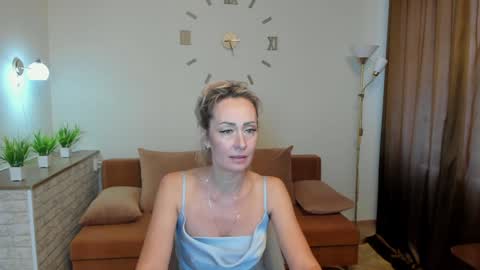 julia__cherry_ online show from 01.26.25