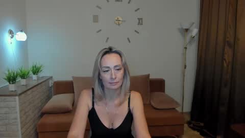 julia__cherry_ online show from 01.31.25