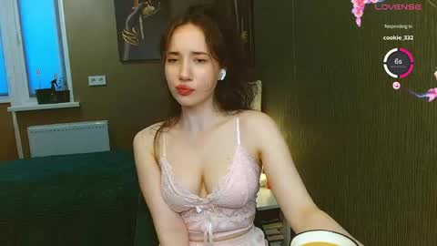 Snapshot of julia_ether chatting on 05.09.26 Julia online show from 05.09.26