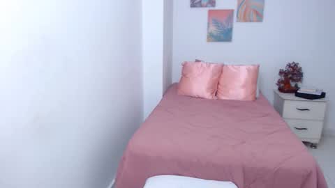 julia online show from 10.29.25