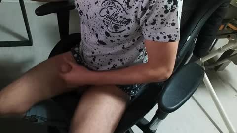 julia_official online show from 04.15.26