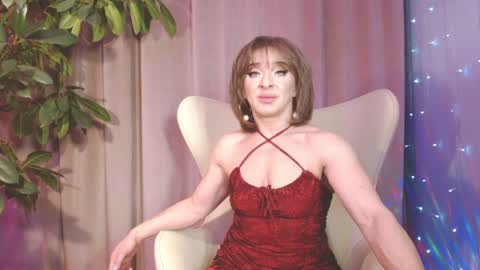 Snapshot of julia_renard chatting on 12.14.24 Julia online show from 12.14.24