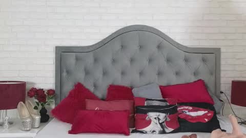 Snapshot of julia_ritchie chatting on 09.26.25 Julia online show from 09.26.25