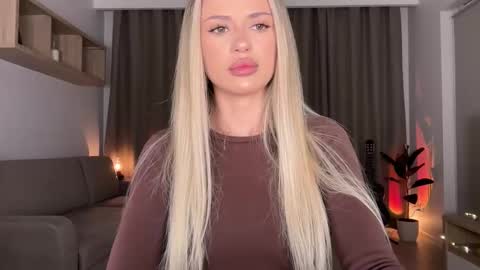 Julia R Le online show from 10.01.25