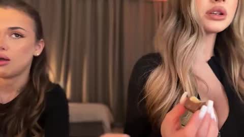 Julia R Le online show from 02.05.26