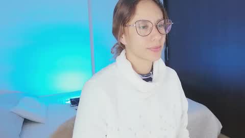 Julia Schedule 10 pm to 4  am GTM-5 online show from 09.16.25