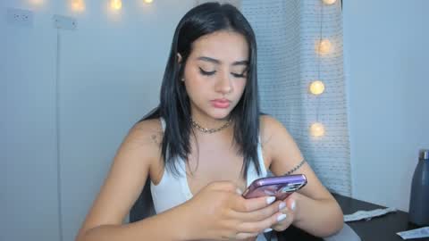 julia_strauns online show from 12.05.24