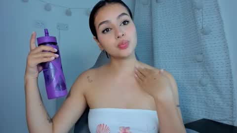 julia_strauns online show from 01.27.25