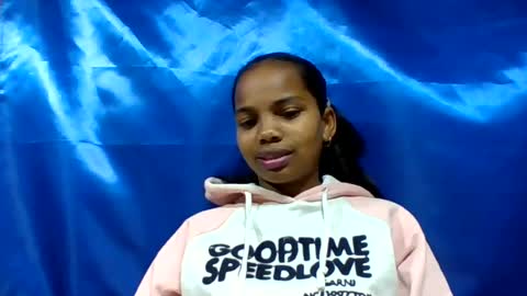 Snapshot of juliah02 chatting on 06.17.26 juliah02 online show from 06.17.26