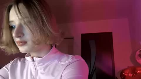 Snapshot of juliahupman chatting on 02.15.26 Kate online show from 02.15.26