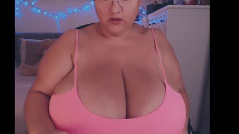 Snapshot of julialiones chatting on 12.06.24 julialiones online show from 12.06.24