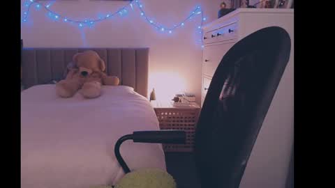 Snapshot of julialiones chatting on 12.24.24 julialiones online show from 12.24.24