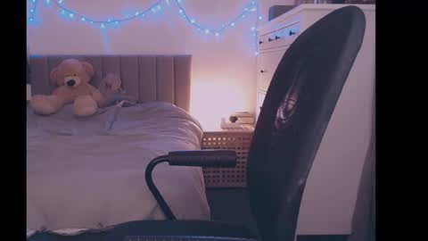 Snapshot of julialiones chatting on 01.31.25 julialiones online show from 01.31.25