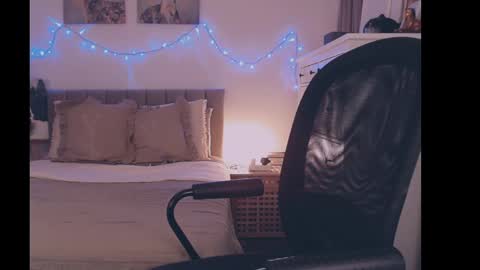 Snapshot of julialiones chatting on 02.03.25 julialiones online show from 02.03.25