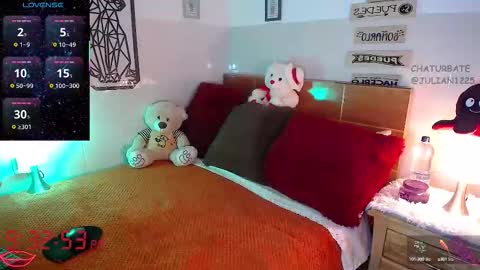 Julian online show from 10.12.25