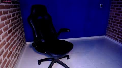 Julian online show from 01.10.25