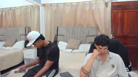 Snapshot of julian_billy chatting on 12.26.24 julian billy online show from 12.26.24