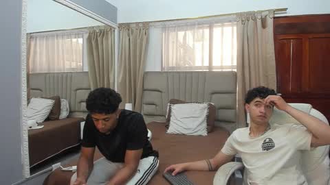 Snapshot of julian_billy chatting on 02.12.25 julian billy online show from 02.12.25