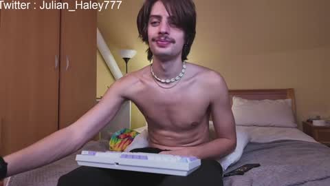 Snapshot of julian_cassablanca chatting on 12.12.24 julian_cassablanca online show from 12.12.24