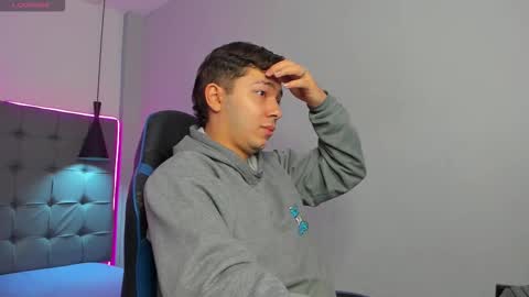 Snapshot of julian_smith21 chatting on 02.25.26 julian_smith21 online show from 02.25.26