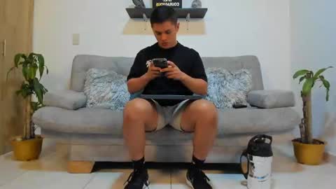 Snapshot of julian_wallace chatting on 01.20.25 julian_wallace online show from 01.20.25