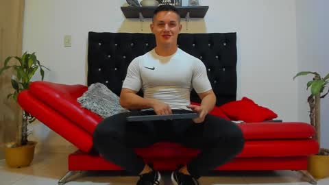 Snapshot of julian_wallace chatting on 02.12.25 julian_wallace online show from 02.12.25