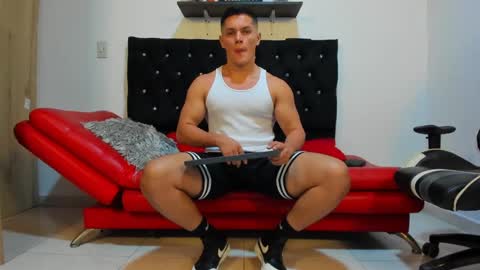 Snapshot of julian_wallace chatting on 02.21.25 julian_wallace online show from 02.21.25