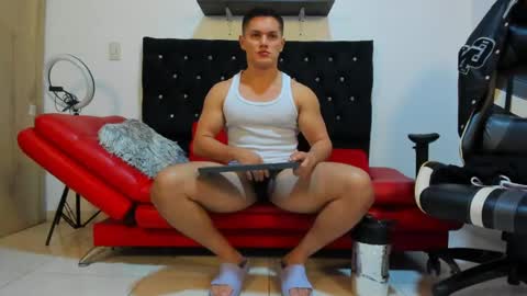 Snapshot of julian_wallace chatting on 02.26.25 julian_wallace online show from 02.26.25