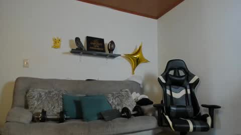 julian_wallace online show from 10.29.25