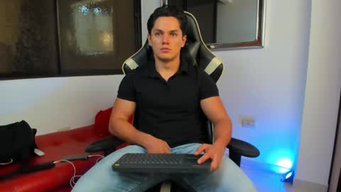 Snapshot of julian_wallace chatting on 01.31.26 julian_wallace online show from 01.31.26