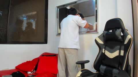 Snapshot of julian_wallace chatting on 02.07.26 julian_wallace online show from 02.07.26