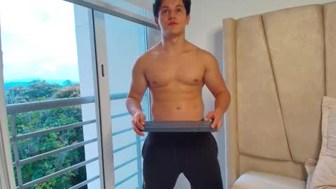 Snapshot of julian_wallace chatting on 02.11.26 julian_wallace online show from 02.11.26