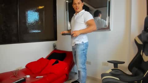 Snapshot of julian_wallace chatting on 02.22.26 julian_wallace online show from 02.22.26