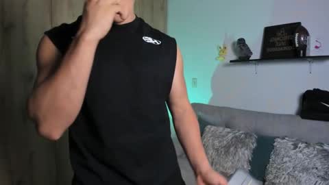 Snapshot of julian_wallace chatting on 02.23.26 julian_wallace online show from 02.23.26