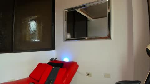 julian_wallace online show from 03.11.26