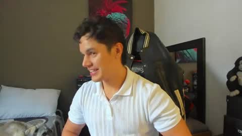 Snapshot of julian_wallace1 chatting on 06.16.26 julian_wallace1 online show from 06.16.26