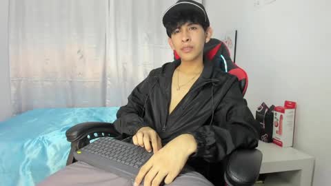 Snapshot of julian_xp chatting on 05.01.26 Julian online show from 05.01.26