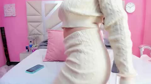Snapshot of juliana_diamond_ chatting on 05.15.26 juliana_diamond_ online show from 05.15.26