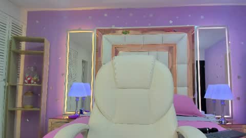Snapshot of juliana_diamond_ chatting on 06.16.26 juliana_diamond_ online show from 06.16.26