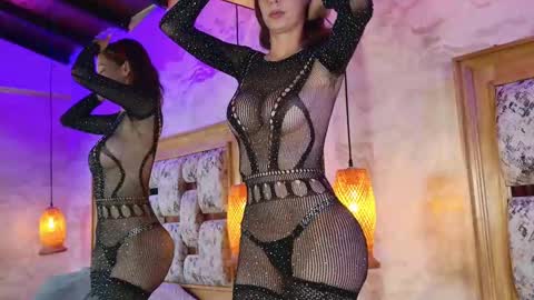 Snapshot of juliana_mendez25 chatting on 09.09.25 juliana_mendez25 online show from 09.09.25