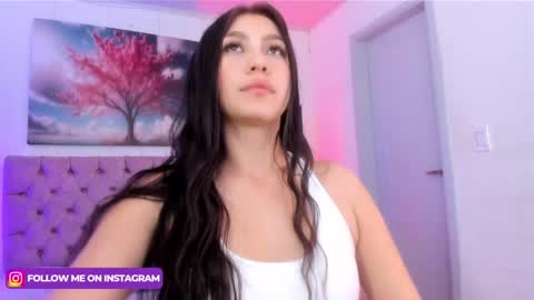 Snapshot of julianaa_castro chatting on 02.18.25  JULIANA CASTRO online show from 02.18.25