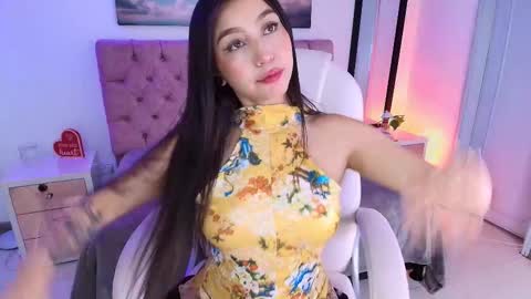 Snapshot of julianaa_castro chatting on 09.17.25  JULIANA CASTRO online show from 09.17.25