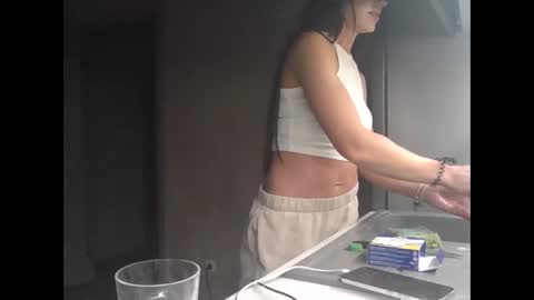 julianagold1 online show from 12.27.24