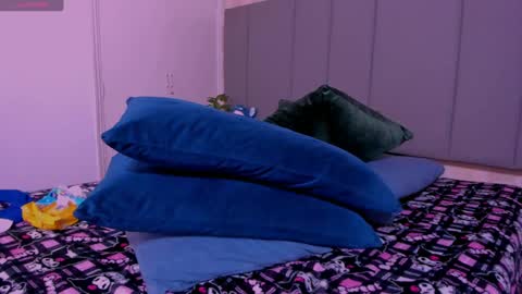 Snapshot of julianamiller chatting on 01.31.25 juli online show from 01.31.25