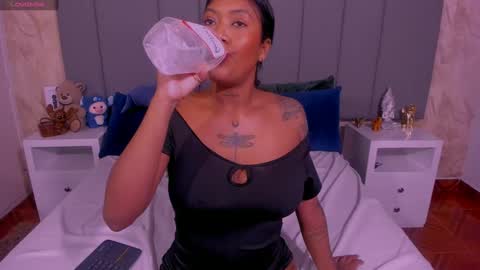 Snapshot of julianamiller chatting on 03.12.25 juli online show from 03.12.25