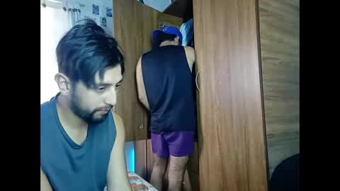 Snapshot of juliancho1302 chatting on 01.28.25 couplehairy online show from 01.28.25