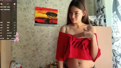 Snapshot of julianeaukamp chatting on 05.15.26 Viola online show from 05.15.26