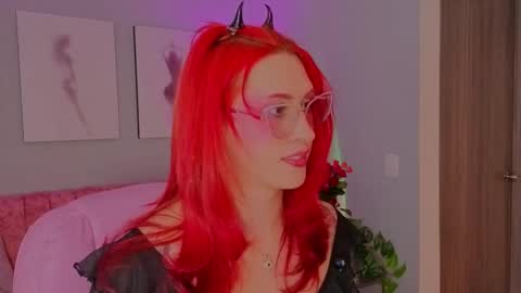 Snapshot of julianna_saenz chatting on 03.26.26 Juliana online show from 03.26.26