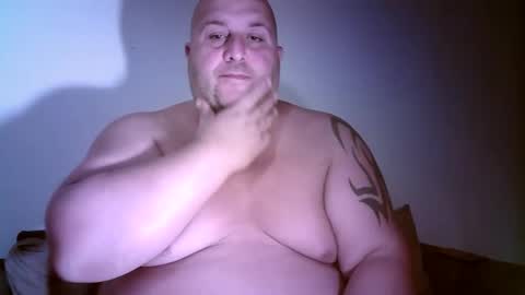 Snapshot of julianoparno chatting on 10.01.25 Juliano online show from 10.01.25